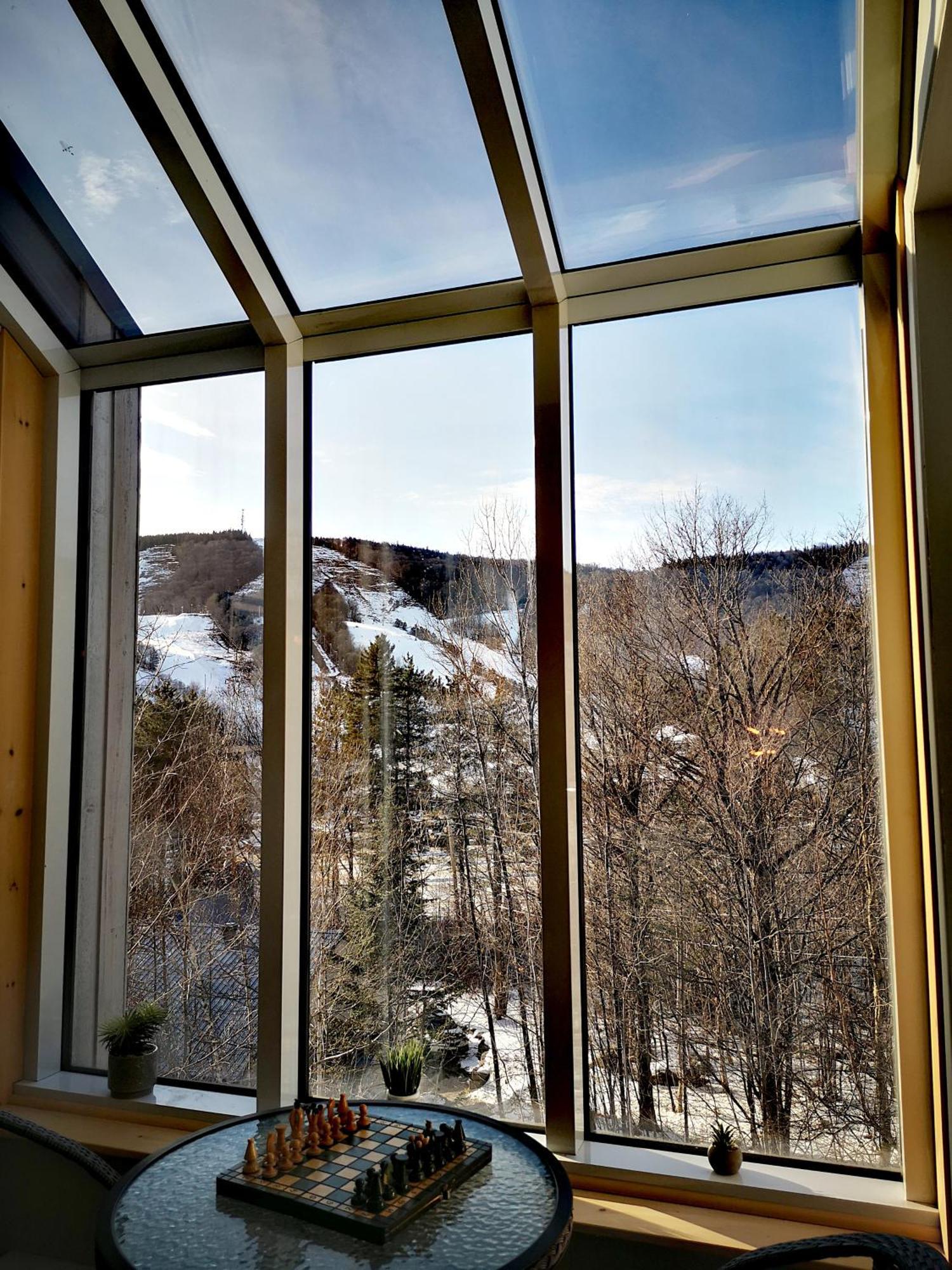 Condo Sur 2 Niveaux Avec Magnifique Vue Sur La Montagne Стоунхем Экстерьер фото